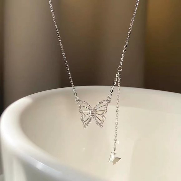 Cutout butterfly fringe necklace female - Picture 3 of 5